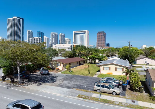 1st image of 634 Sw 4th Ave #1-2, Fort Lauderdale, FL 33315 | MLS# B26021184