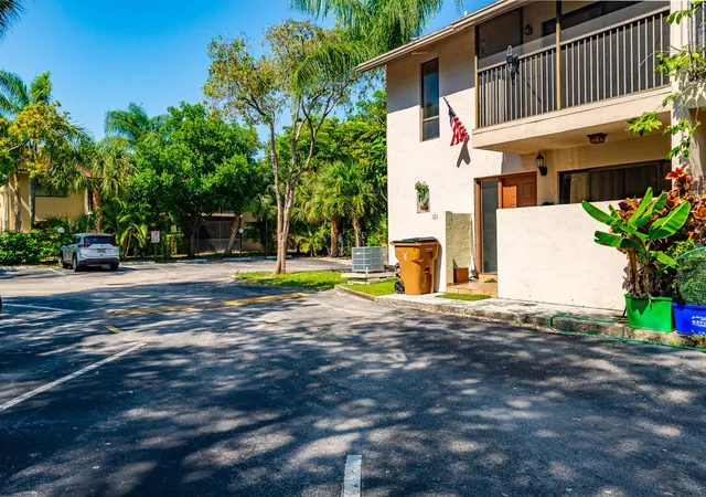 Homes for sale in Deerfield Beach, FL | 740 Se 1st Wy #101, Deerfield Beach, FL 33441 | MLS# B26021186