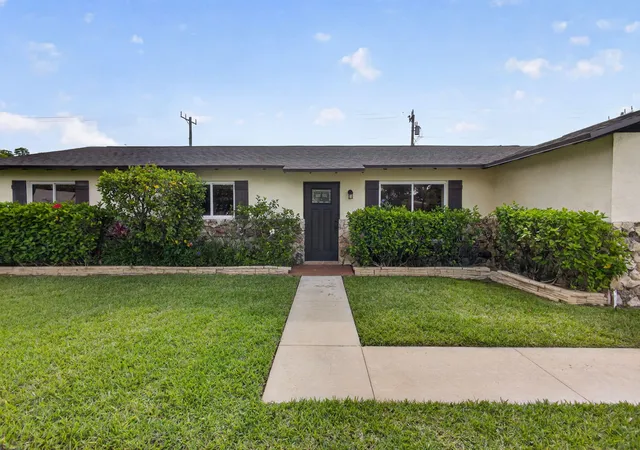Homes for sale in Palm Beach Gardens, FL | 9820 Jonquil Cir N, Palm Beach Gardens, FL 33410 | MLS# B26021256