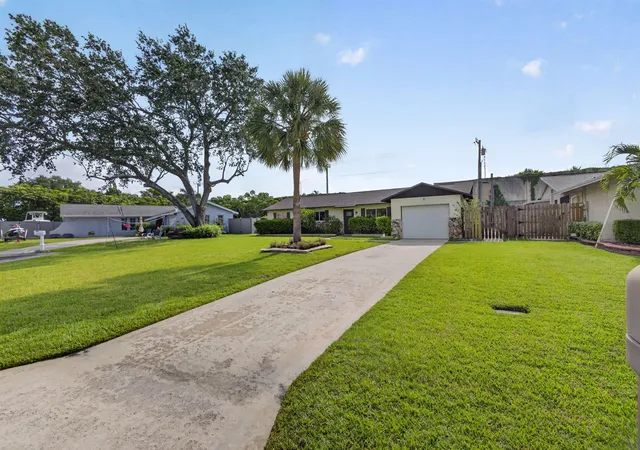 Homes for sale in Palm Beach Gardens, FL | 9820 Jonquil Cir N, Palm Beach Gardens, FL 33410 | MLS# B26021256