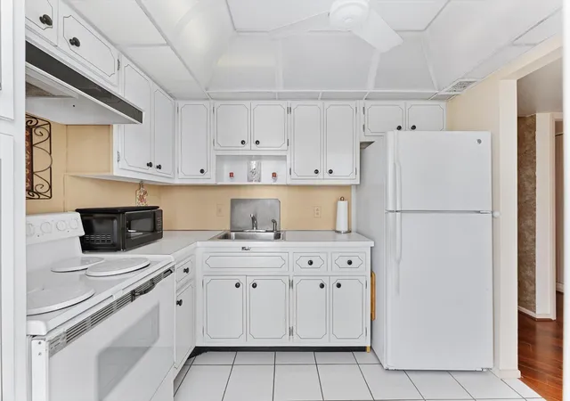 4th image of 201 N Ocean Blvd, Pompano Beach, FL 33062