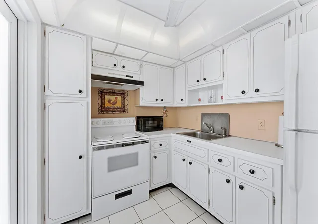 5th image of 201 N Ocean Blvd, Pompano Beach, FL 33062