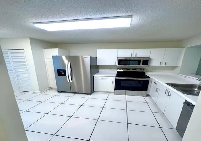Homes for sale in Tamarac, FL | 9580 Weldon Cir #K304, Tamarac, FL 33321 | MLS# B26021366