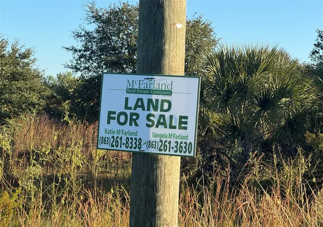 10th image of 2025 Cabbage Ln, Okeechobee, FL 34974 | MLS# B26021428