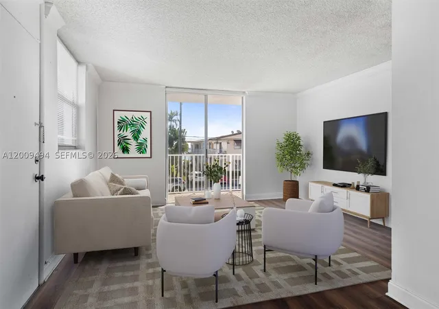 4th image of 1801 S Treasure Dr, Miami, FL 33141