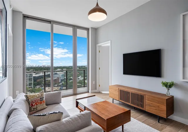 4th image of 2678 Tigertail #1603, Miami, FL 33133 | MLS# A12009099