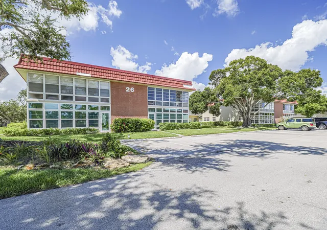 Homes for sale in Vero Beach, FL | 26 Pine Arbor Ln #201, Vero Beach, FL 32962 | MLS# B26021562