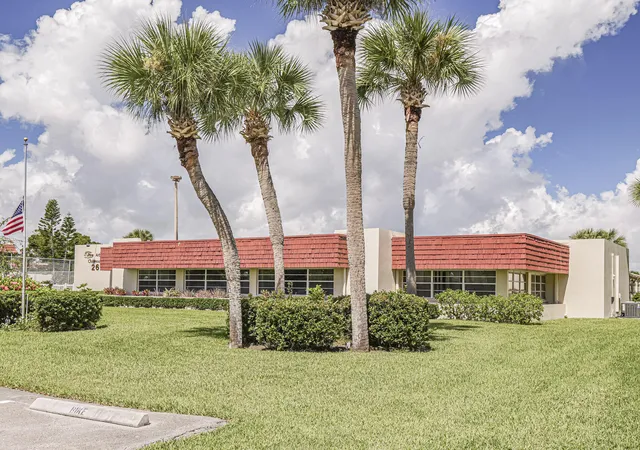Homes for sale in Vero Beach, FL | 26 Pine Arbor Lane, Vero Beach, FL 32962 | Houzeo