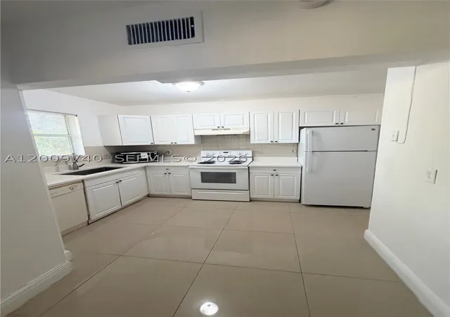 Photo 1 of Condo for sale at 10762 La Placida Dr #7-308, Coral Springs, FL 33065 | MLS# A12009740 | Listing updated on 2026-05-15