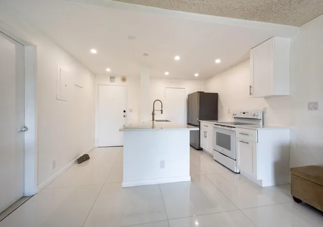 Homes for sale in Fort Lauderdale, FL | 900 Ne 18Th Ave #408, Fort Lauderdale, FL 33304 | MLS# B26021806