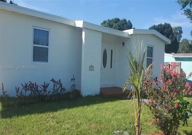 Photo 1 of Single family home for sale at 131 Se Serenata Ct, Port Saint Lucie, FL 34983 | MLS# A12009565 | Listing updated on 2026-04-30