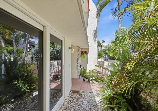3rd image of 3819 Ne 170Th St, North Miami Beach, FL 33160