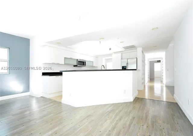 Photo 4 of Condo for sale at 14951 Royal Oaks Ln #1609, North Miami, FL 33181 | MLS# A12010090 | Listing updated on 2026-07-14