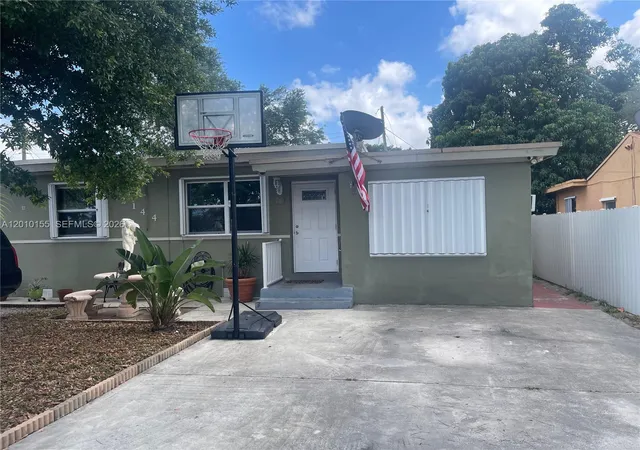 image of 2144 Nw 85th St, Miami, FL 33147 | MLS# A12010155