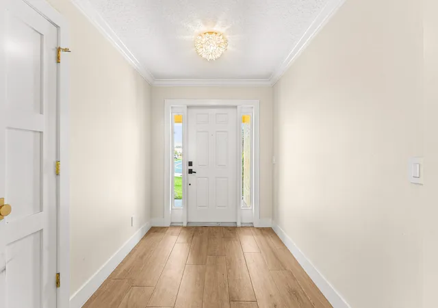 3rd image of 226 Moccasin Trl W, Jupiter, FL 33458 | MLS# B26022093