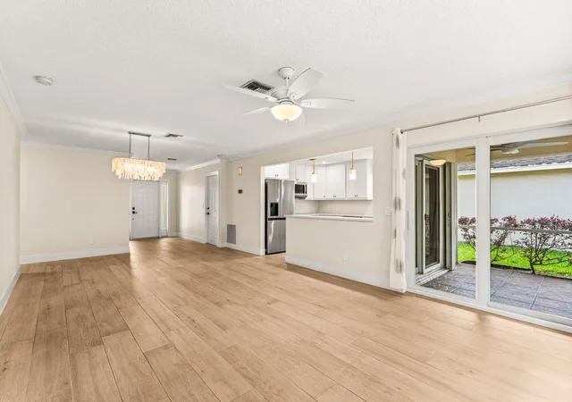5th image of 226 Moccasin Trl W, Jupiter, FL 33458 | MLS# B26022093