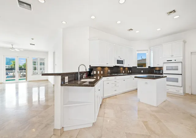 5th image of 1630 Se 11Th St, Fort Lauderdale, FL 33316 | MLS# B26022097