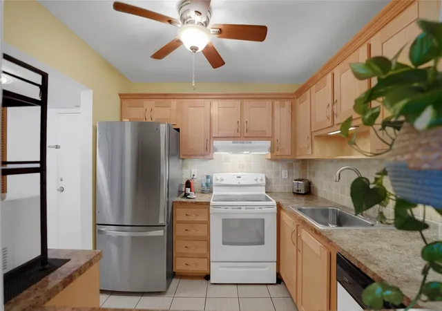 Homes for sale in Pompano Beach, FL | 257 S Cypress Rd #401, Pompano Beach, FL 33060 | MLS# B26022121
