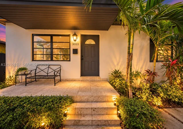 Photo 4 of Single family home for sale at 3033 Hibiscus Street, Miami, FL 33133 | MLS# A12010152 | Listing updated on 2026-10-06