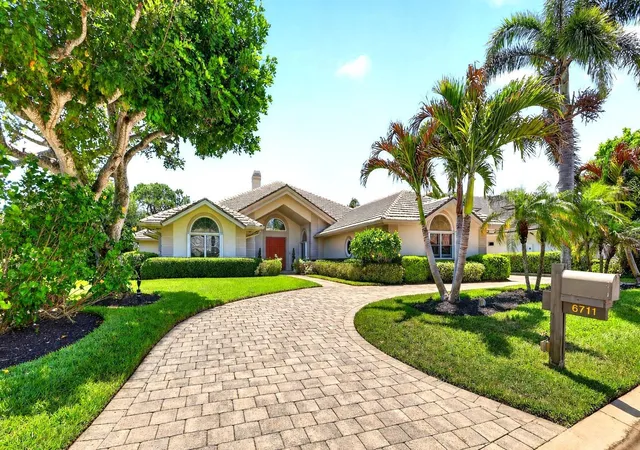 Homes for sale in Stuart, FL | 6711 Se Barrington Dr, Stuart, FL 34997 | MLS# B26022201