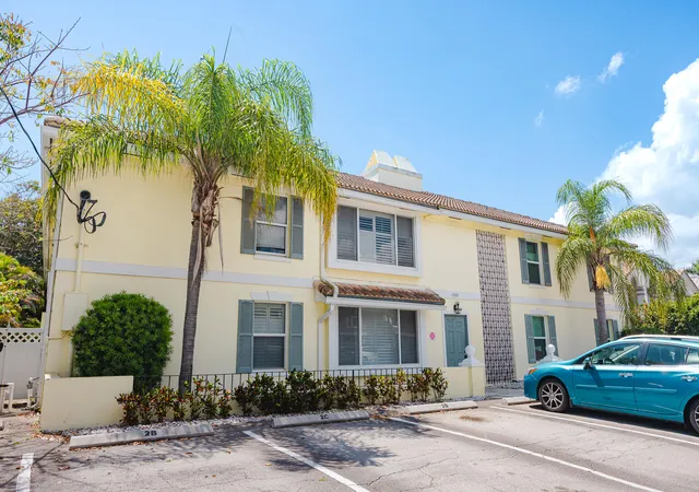 Homes for sale in Fort Lauderdale, FL | 1308 Bayview Dr #1c, Fort Lauderdale, FL 33304 | MLS# B26022236