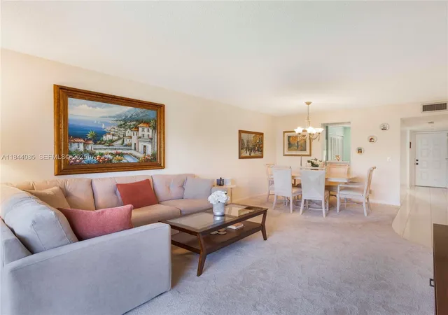5th image of 14360 Strathmore Ln, Delray Beach, FL 33446