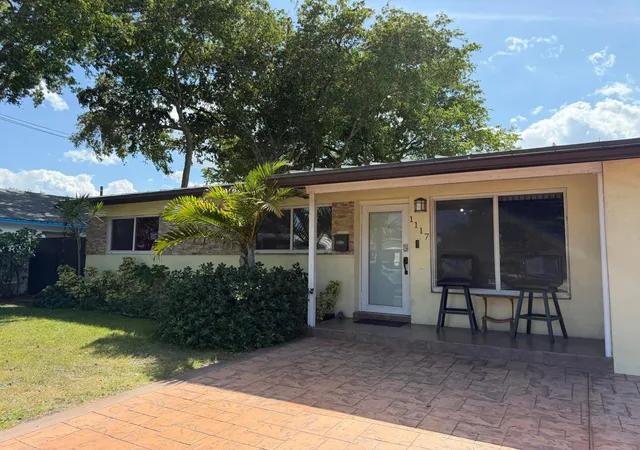 Homes for sale in Fort Lauderdale, FL | 1117 Sw 22nd Ave, Fort Lauderdale, FL 33312 | MLS# B26022310