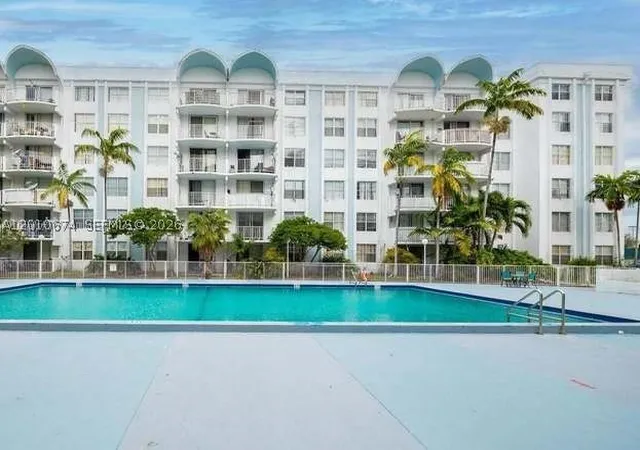2nd image of 482 Nw 165Th St Rd, Miami, FL 33169