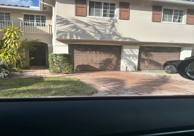 Homes for sale in West Palm Beach, FL | 4111 Napoli Lake Dr, West Palm Beach, FL 33410 | MLS# B26022366