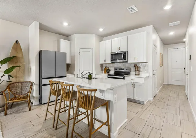 5th image of 5739 Se Edgewater Cir, Stuart, FL 34997 | MLS# B26022496