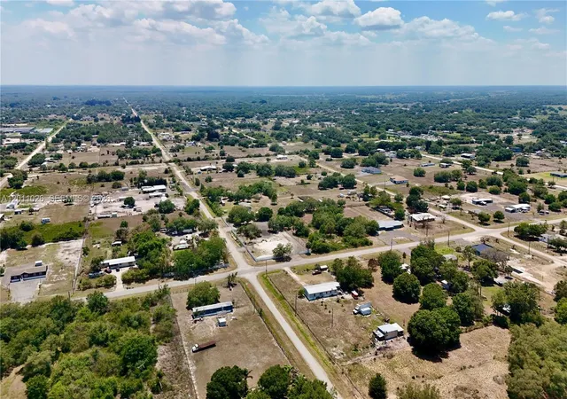 3rd image of 242 Bald Cypress Ave, Clewiston, FL 33440 | MLS# A12011026
