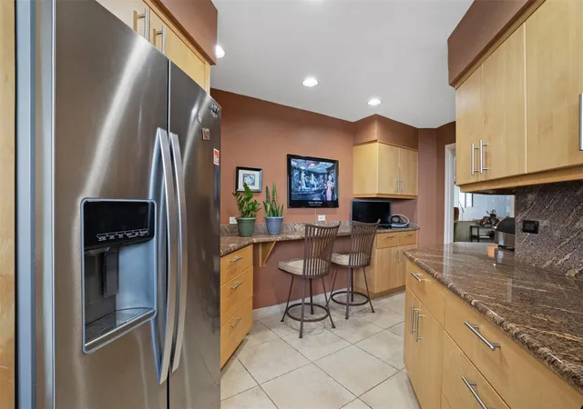 4th image of 333 Sunset Dr, North Lauderdale, FL 33301