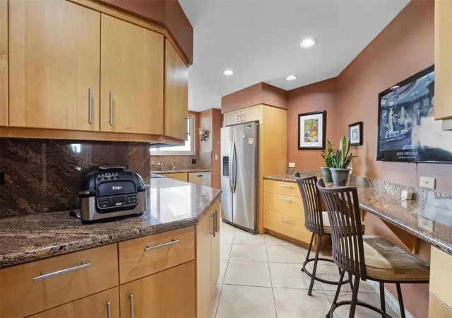 5th image of 333 Sunset Dr, North Lauderdale, FL 33301