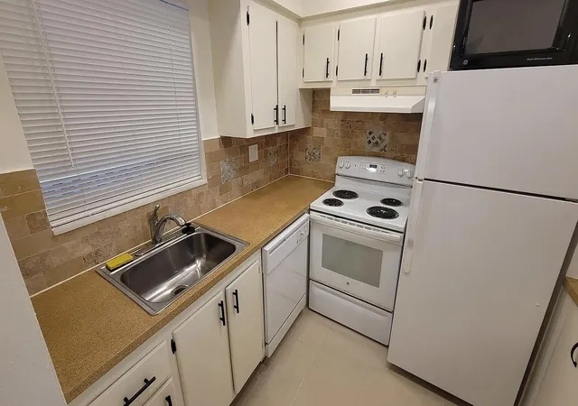 4th image of 6501 Winfield Blvd #A-40, Margate, FL 33063 | MLS# B26022632