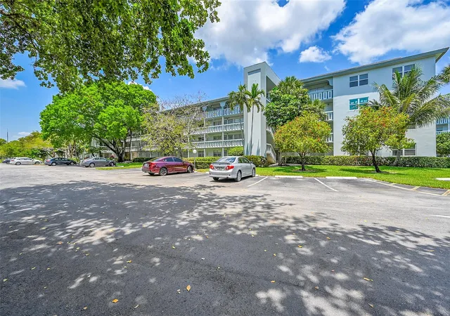 43rd image of 2804 Victoria Wy #C3, Coconut Creek, FL 33066 | MLS# B26022664