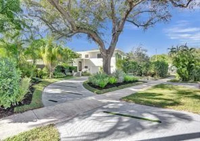 2nd image of 18560 Ne 20th Ct, North Miami Beach, FL 33179 | MLS# B26022701