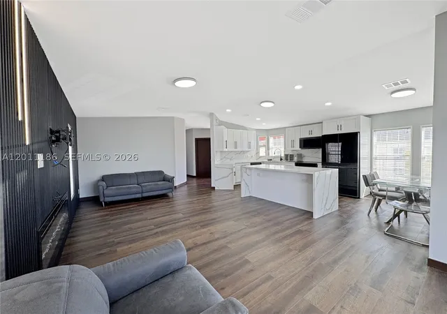 5th image of 2863 Sw 58Th Mnr, Dania Beach, FL 33312 | MLS# A12011186