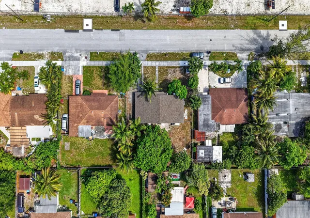 Homes for sale in Hollywood, FL | 3830 Sw 30th St, Hollywood, FL 33023 | MLS# B26022882