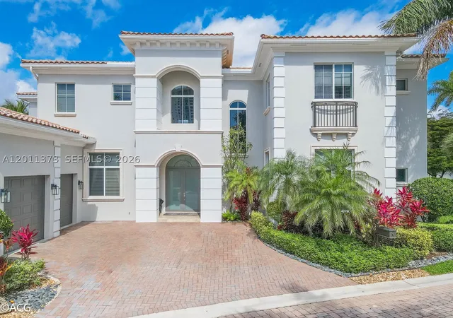 2nd image of 1480 Windjammer Way, Hollywood, FL 33019 | MLS# A12011373
