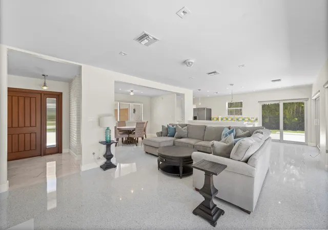 5th image of 2259 Ibis Isle Rd E, Palm Beach, FL 33480 | MLS# B26022996