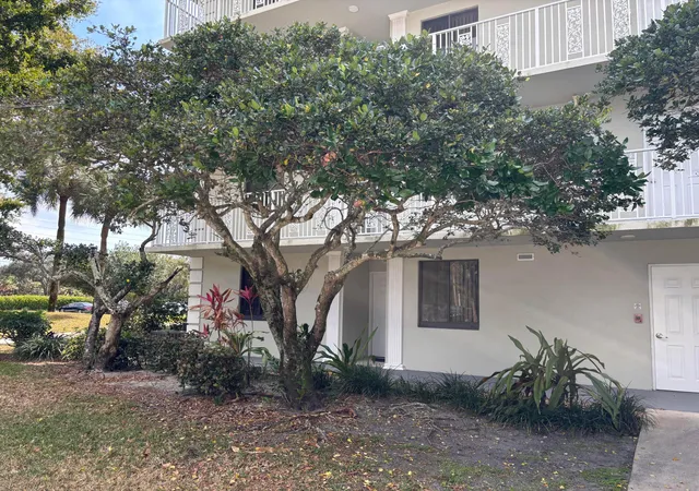 3rd image of 2561 Village Blvd #101, West Palm Beach, FL 33409 | MLS# B26023106