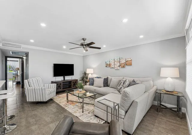 Homes for sale in Deerfield Beach, FL | 1027 Farnham O #1027, Deerfield Beach, FL 33442 | MLS# B26023120