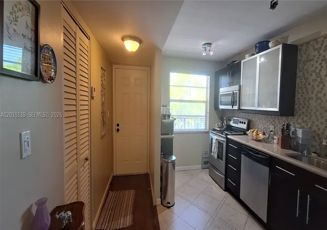 Homes for sale in Lauderdale Lakes, FL | 3000 48th Ter #320, Lauderdale Lakes, FL 33313 | MLS# A12010139