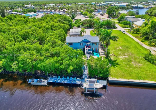 2nd image of 936 Panther Creek Ln, Everglades City, FL 34114 | MLS# A12010738