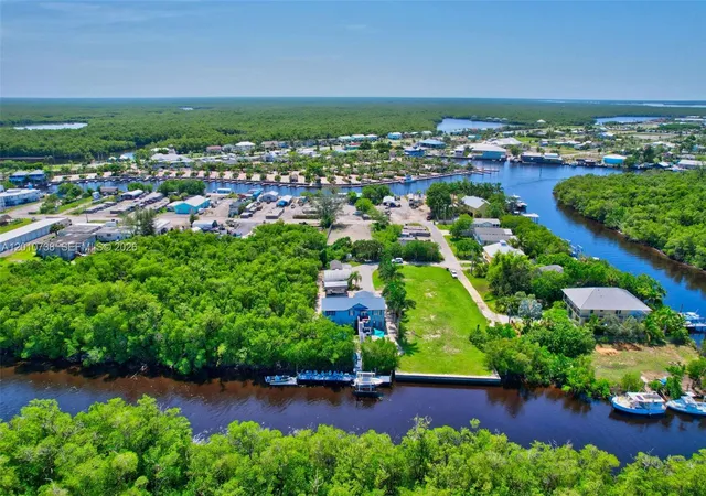 3rd image of 936 Panther Creek Ln, Everglades City, FL 34114 | MLS# A12010738
