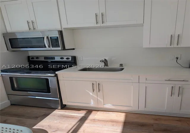 5th image of 326 Wilson St, Hollywood, FL 33019