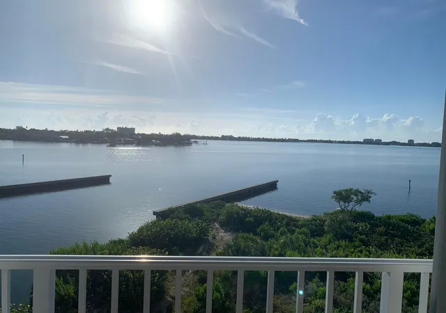 18th image of 20 Harbour Isle Dr W #Ph01, Fort Pierce, FL 34949 | MLS# B26023314