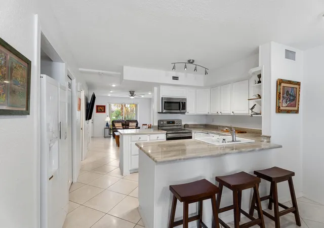 4th image of 2801 N Hwy A1a #Apt E, Fort Pierce, FL 34949 | MLS# B26023330