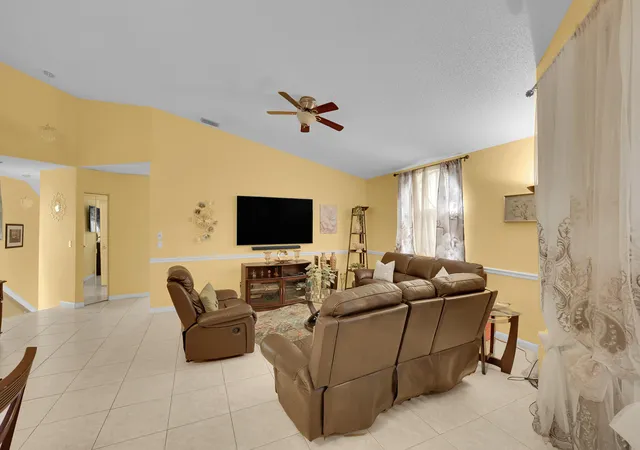 4th image of 5379 Verona Dr, Boynton Beach, FL 33437