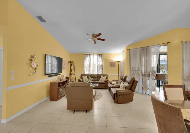 5th image of 5379 Verona Dr, Boynton Beach, FL 33437